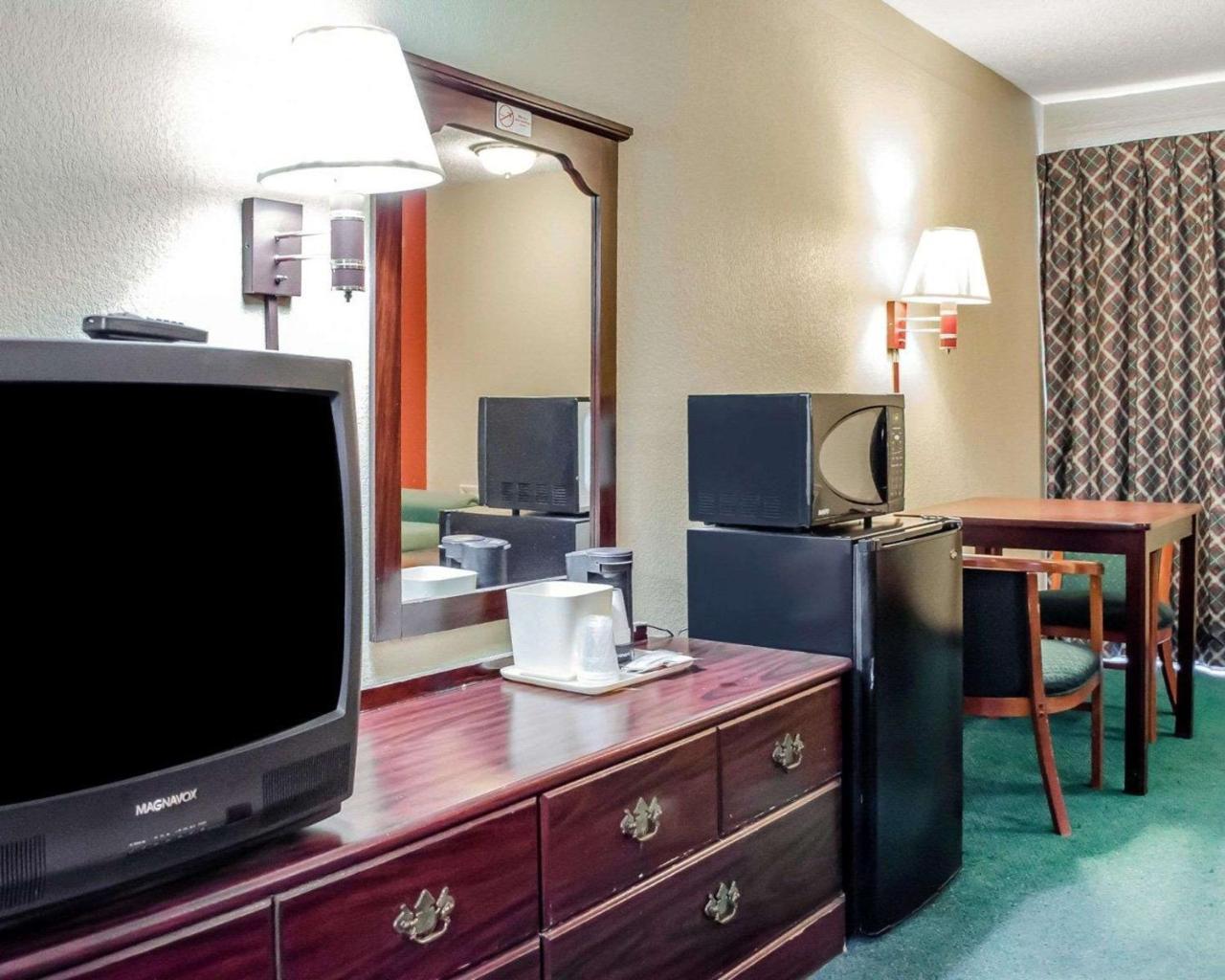 Rodeway Inn Harrisburg Dış mekan fotoğraf