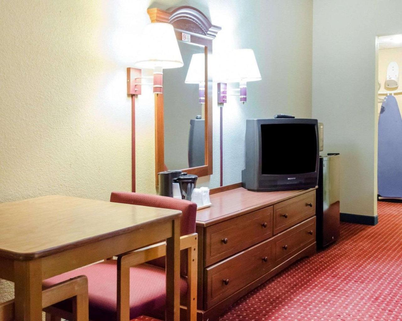 Rodeway Inn Harrisburg Dış mekan fotoğraf