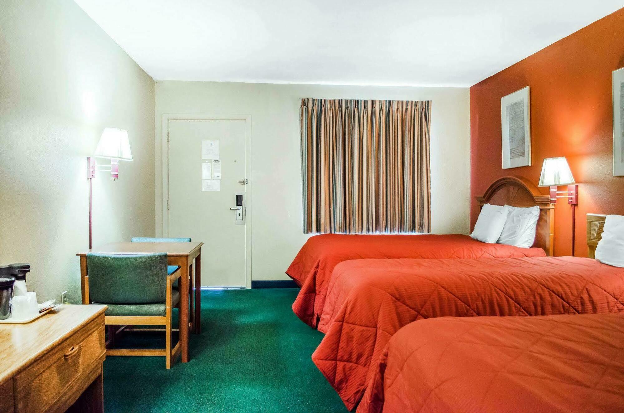 Rodeway Inn Harrisburg Dış mekan fotoğraf